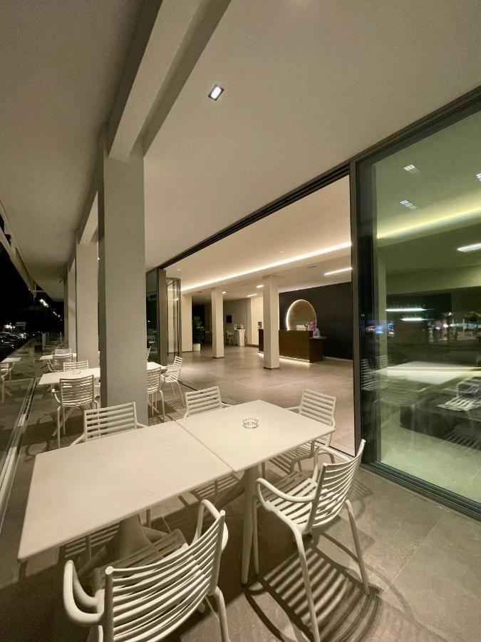 Hotel Cristallo سينِغاليا المظهر الخارجي الصورة
