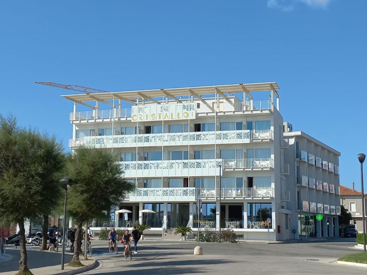 Hotel Cristallo سينِغاليا المظهر الخارجي الصورة