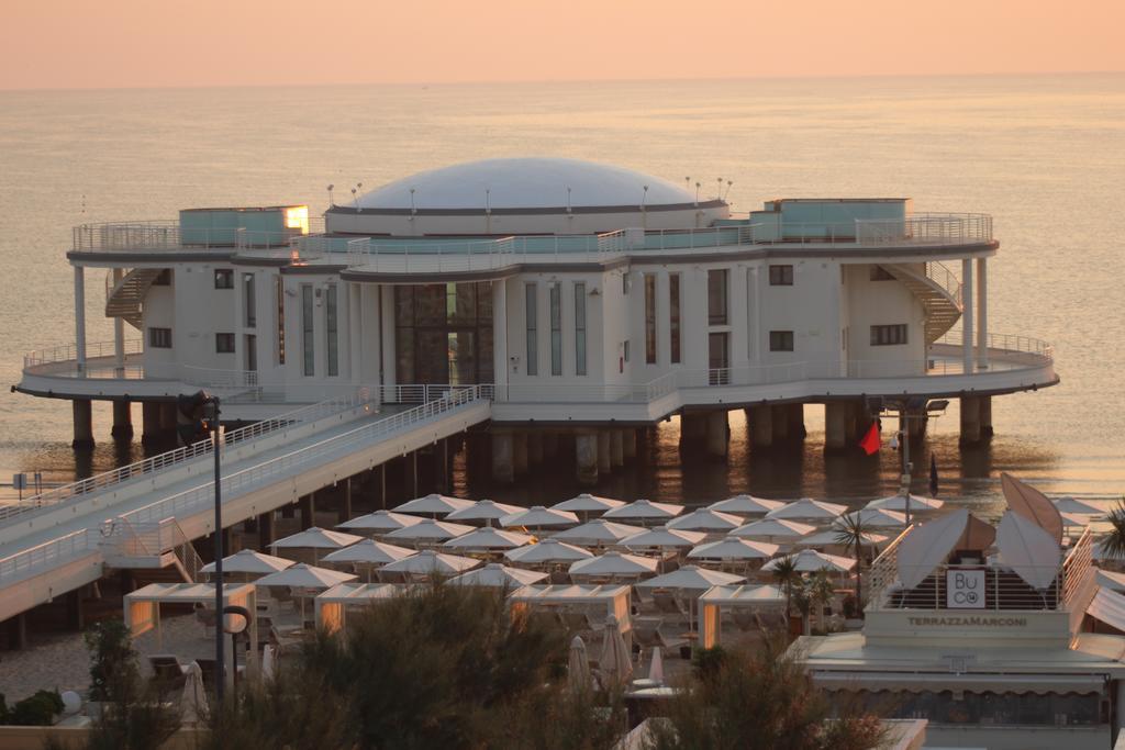 Hotel Cristallo سينِغاليا المظهر الخارجي الصورة