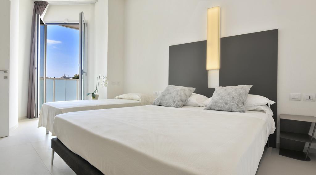 Hotel Cristallo سينِغاليا الغرفة الصورة