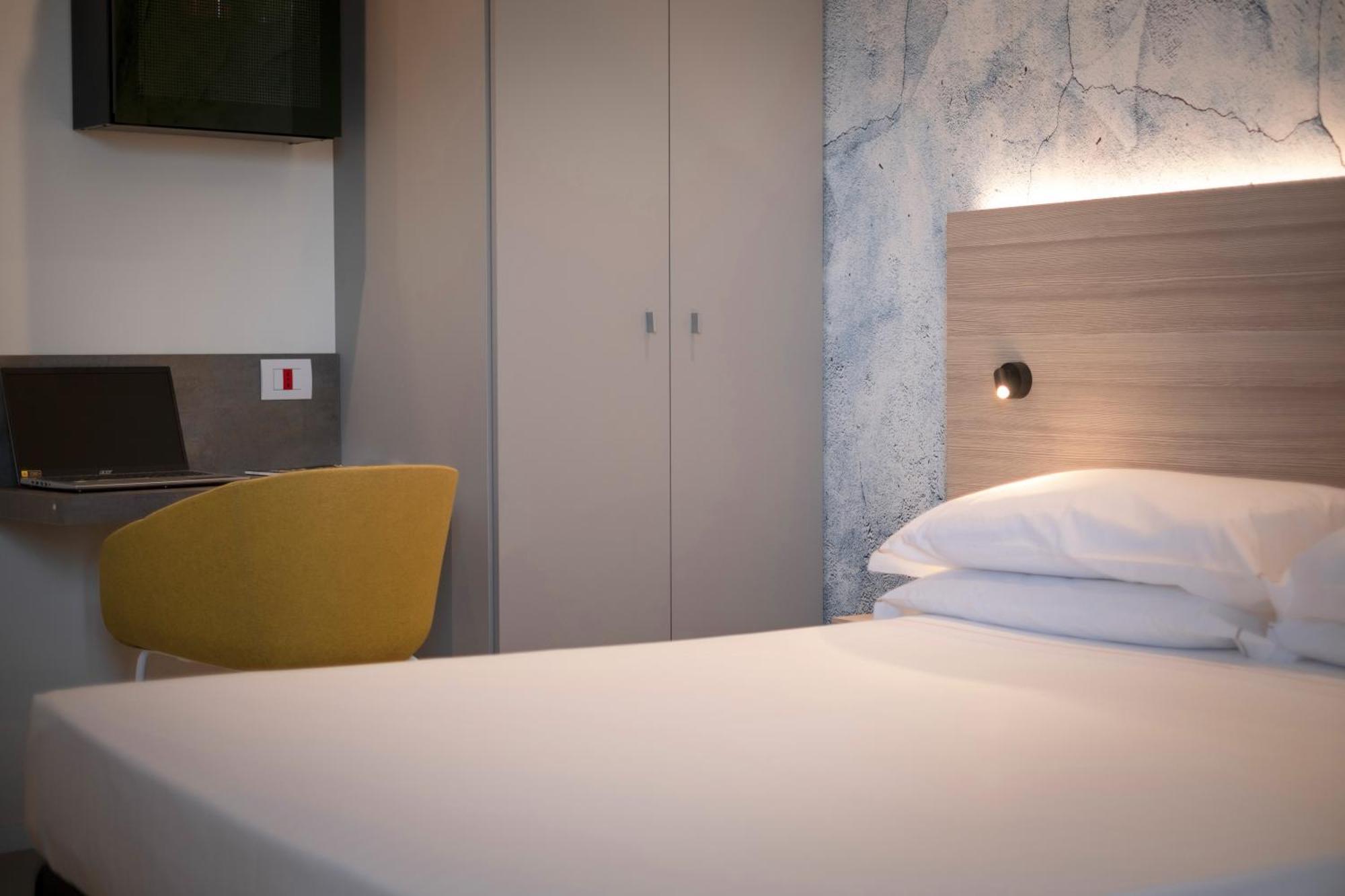 Hotel Cristallo سينِغاليا المظهر الخارجي الصورة