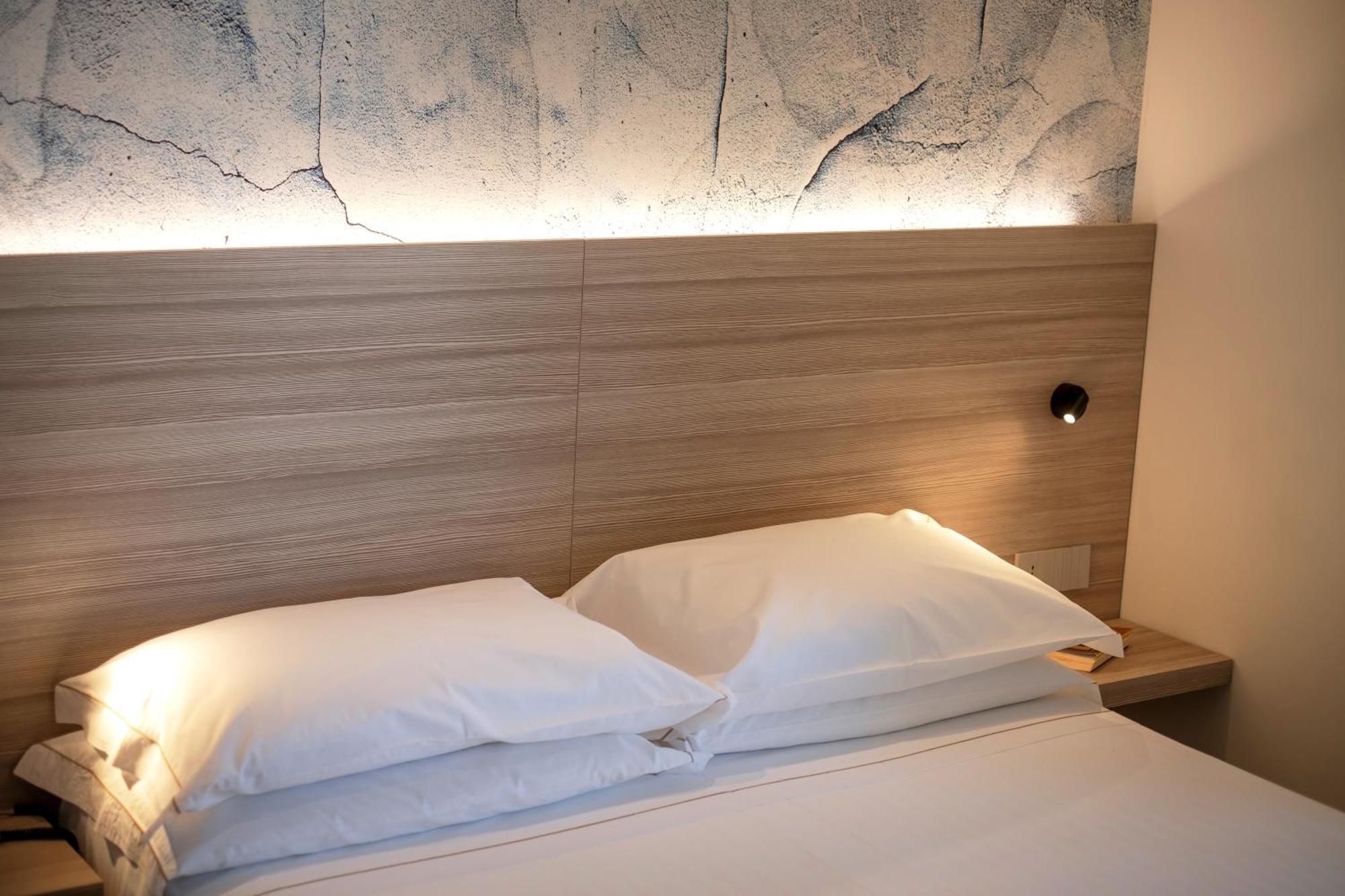 Hotel Cristallo سينِغاليا المظهر الخارجي الصورة