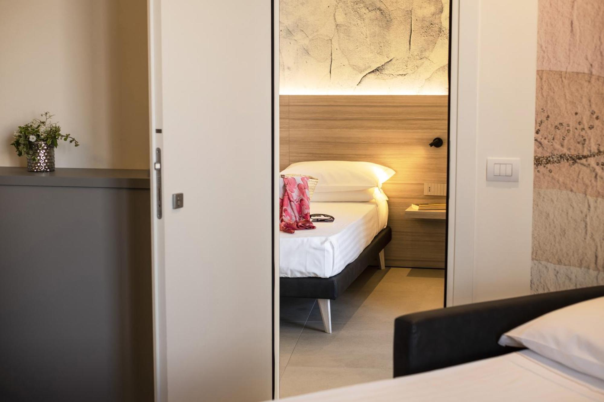 Hotel Cristallo سينِغاليا المظهر الخارجي الصورة